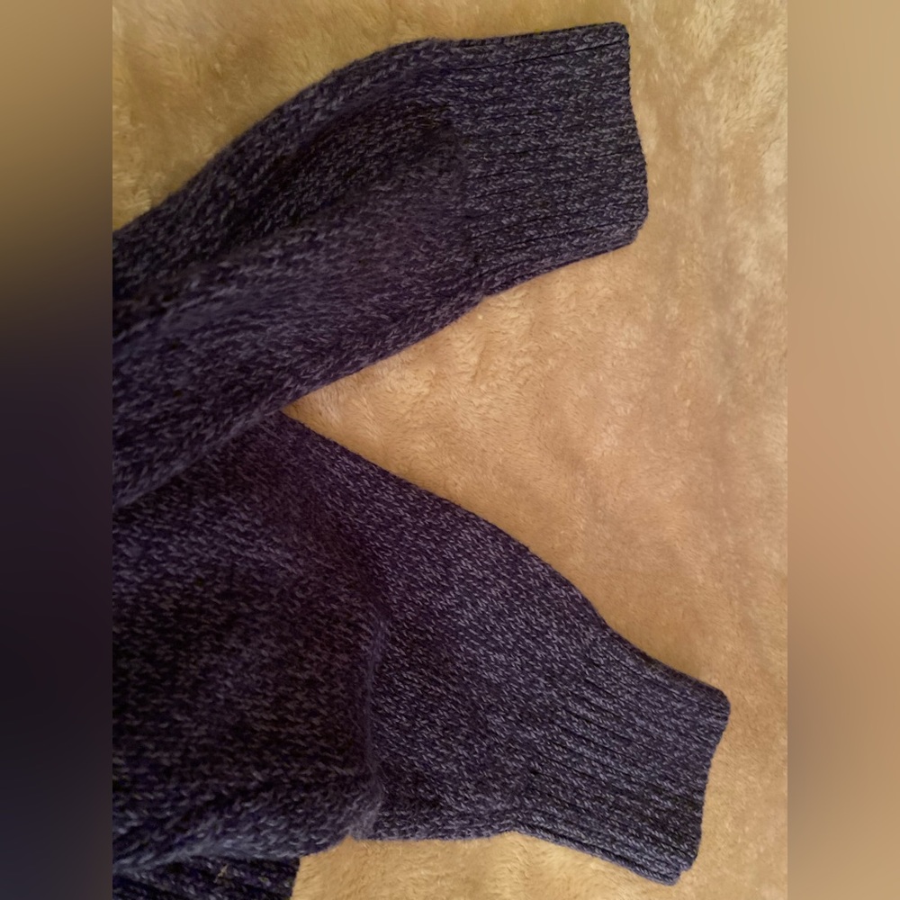 Men’s Sweaters - Picture 3 of 6